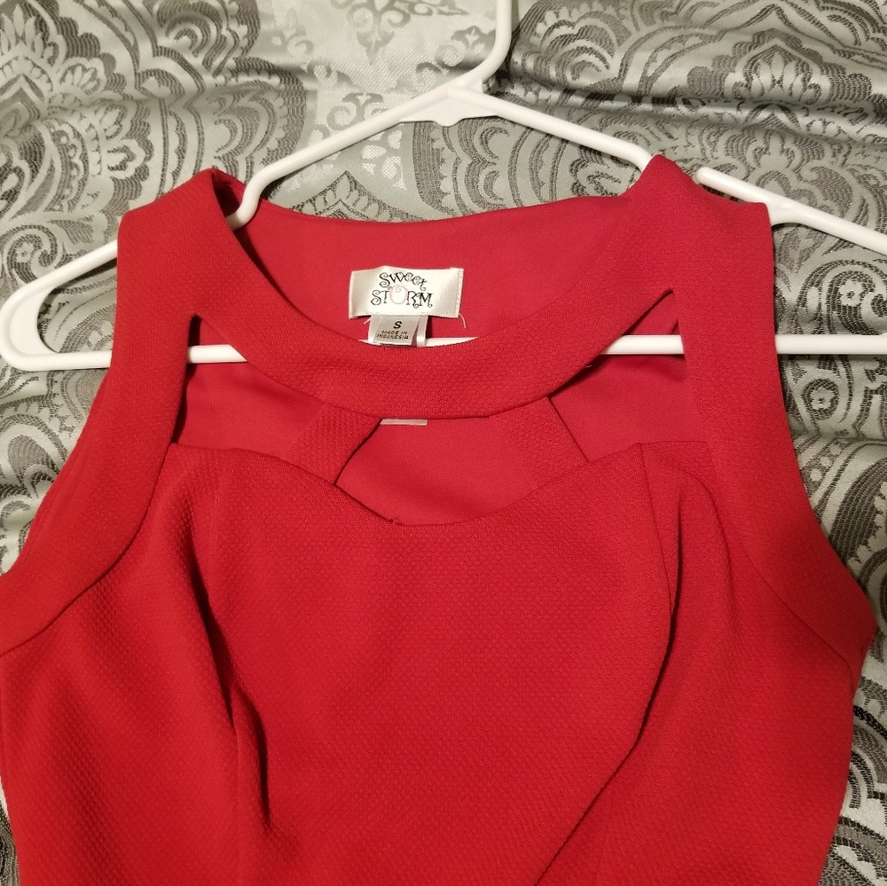 Small Lovely red cut out design